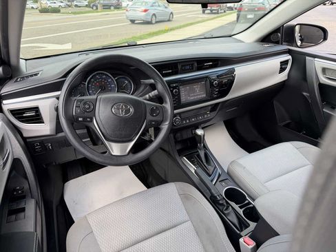 Used 2016 Toyota Corolla LE FWD image 12