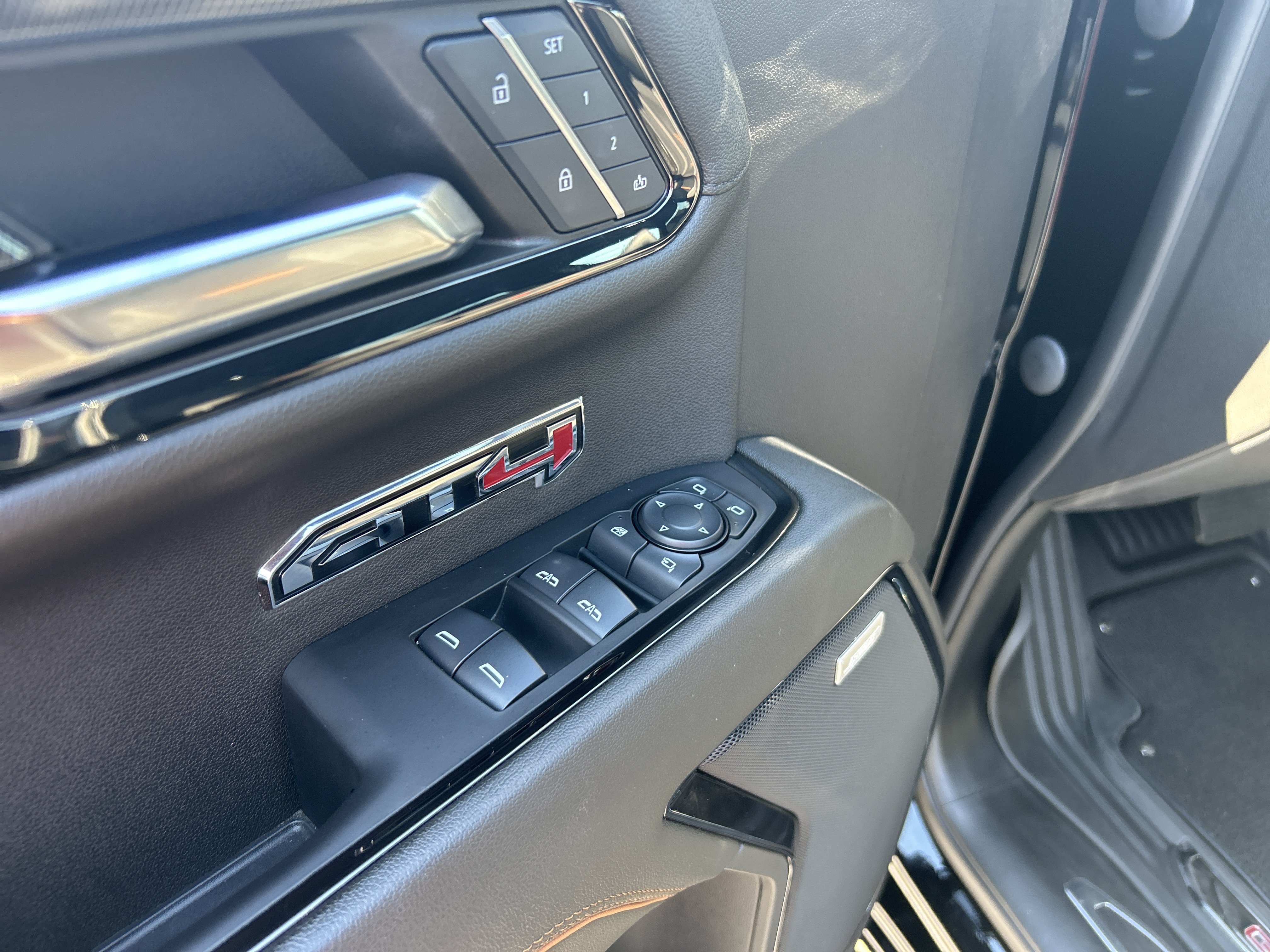 Used 2023 GMC Sierra 1500 AT4 w/ AT4 Premium Package AWD/4WD image 16