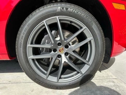 Used 2025 Porsche Macan image 38