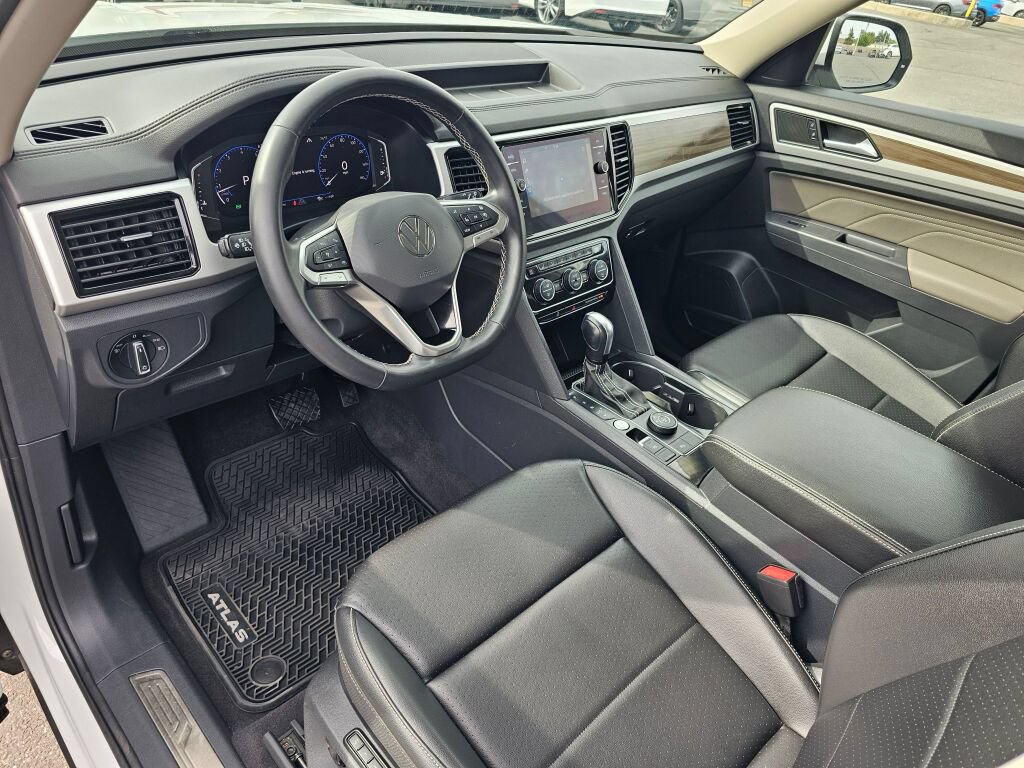 Used 2021 Volkswagen Atlas SEL AWD/4WD image 2