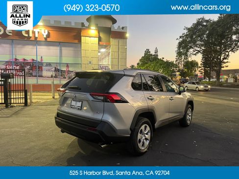 Used 2019 Toyota RAV4 LE w/ All Weather Liner Package FWD image 4