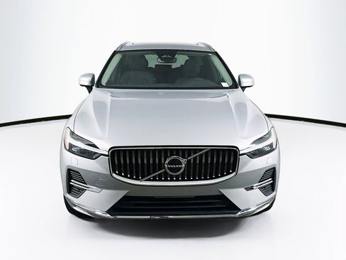 Used 2023 Volvo XC60 B5 Plus w/ Climate Package image 2