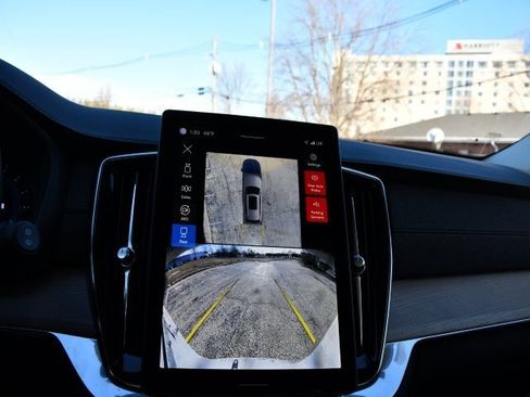 Certified 2025 Volvo XC90 B5 Plus image 12