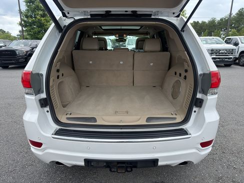 Used 2019 Jeep Grand Cherokee Overland AWD/4WD image 9