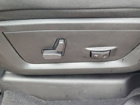 Used 2024 RAM 2500 Big Horn w/ Bed Utility Group image 25