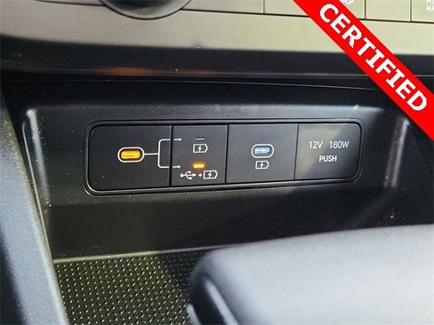 Used 2025 Hyundai Tucson SE image 11