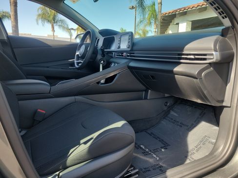 Certified 2026 Hyundai Elantra SE w/ Cargo Package FWD image 21