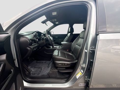 Used 2023 Chevrolet Traverse RS FWD image 22