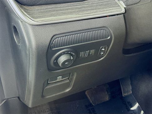 Used 2022 Jeep Wagoneer Series III w/ Premium Group I image 21