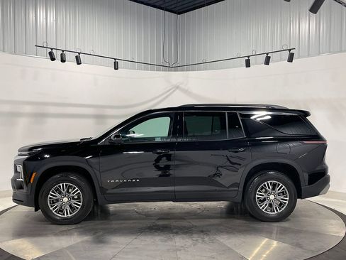 Used 2024 Chevrolet Traverse LT AWD/4WD image 16