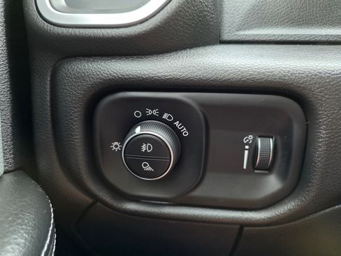 Used 2022 RAM 3500 Big Horn AWD/4WD image 21