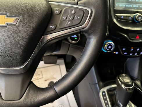 Used 2017 Chevrolet Cruze Premier FWD image 12