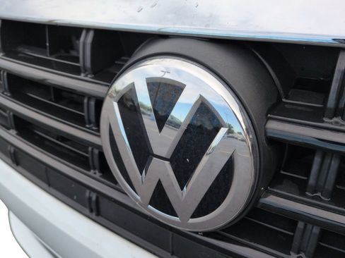 Used 2021 Volkswagen Jetta R-Line w/ R-Line Cold Weather Package FWD image 30