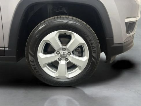 Used 2018 Jeep Compass Latitude w/ Popular Equipment Group AWD/4WD image 24