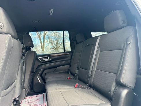 Used 2024 GMC Yukon XL SLE w/ Gmc Pro Safety Plus Package AWD/4WD image 17