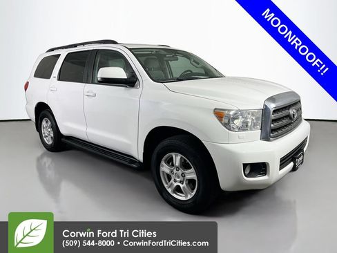Used 2017 Toyota Sequoia SR5 AWD/4WD image 1