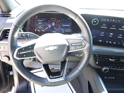 Used 2025 Chevrolet Tahoe High Country w/ Sun And Tow Package image 13