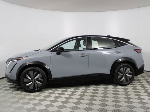 Used 2024 Nissan Ariya FWD image 31