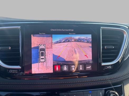 New 2026 Chrysler Pacifica Pinnacle AWD/4WD image 11