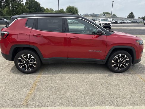 Used 2023 Jeep Compass Limited AWD/4WD image 3