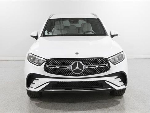 Used 2024 Mercedes-Benz GLC 300 4MATIC image 2