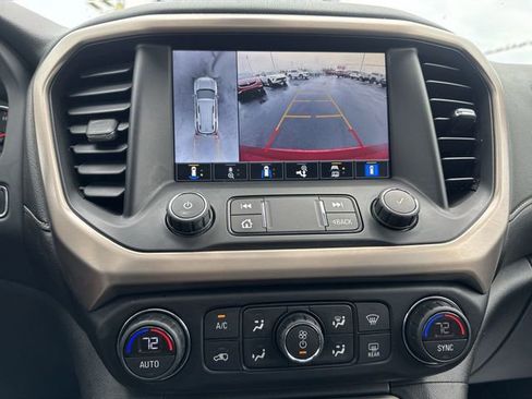 Used 2021 GMC Acadia Denali w/ Denali Technology Package FWD image 24