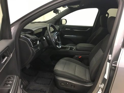 Used 2025 GMC Acadia Elevation image 17