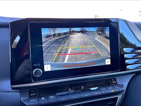 Used 2025 Toyota Camry SE image 25