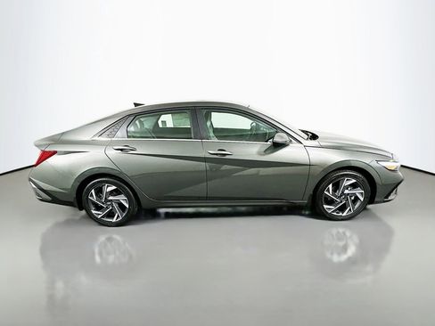 New 2026 Hyundai Elantra Limited image 4