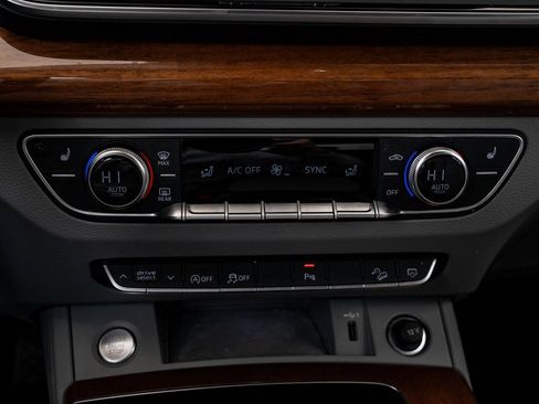 Used 2022 Audi Q5 2.0T Premium w/ Convenience Package image 37