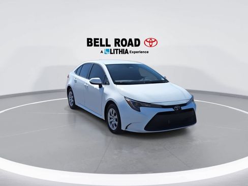 Certified 2025 Toyota Corolla LE FWD image 2
