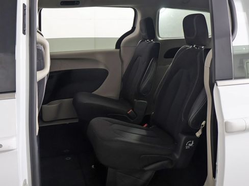 Used 2023 Chrysler Voyager LX FWD image 24