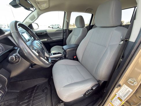 Used 2019 Toyota Tacoma SR5 image 12