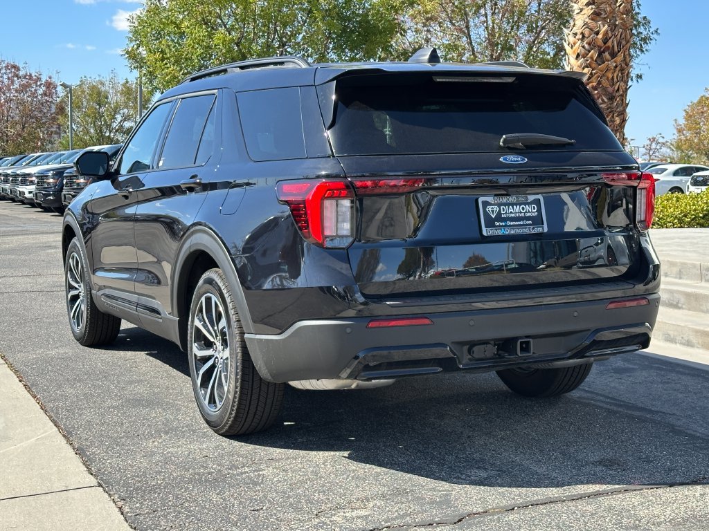 New 2026 Ford Explorer ST-Line w/ Premium Package RWD image 4