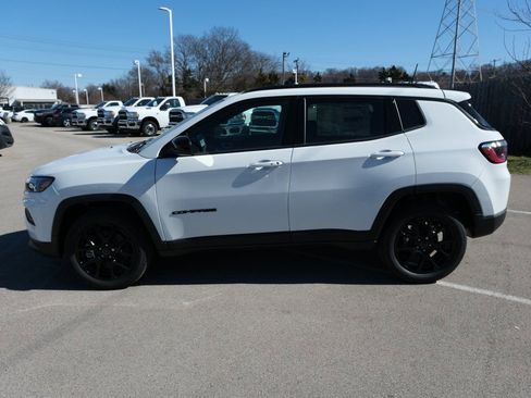 New 2026 Jeep Compass Latitude image 11