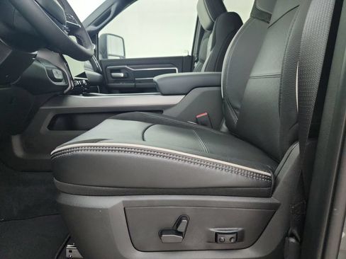 New 2026 RAM 2500 Laramie AWD/4WD image 11