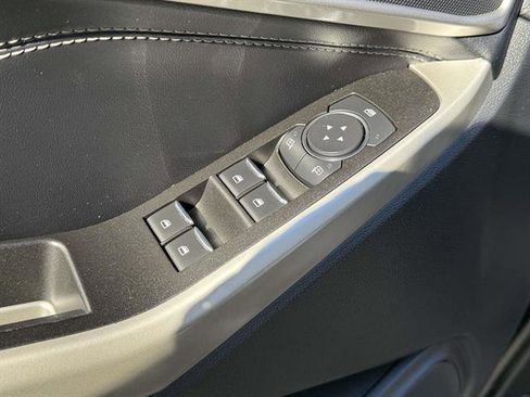 Used 2022 Ford Explorer XLT w/ Equipment Group 202A image 14