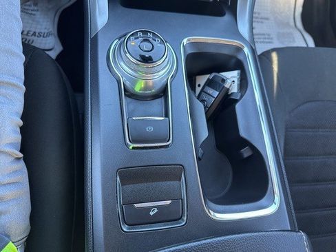 Used 2020 Ford Fusion SE image 25