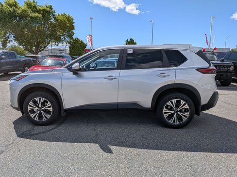 Used 2023 Nissan Rogue SV image 9