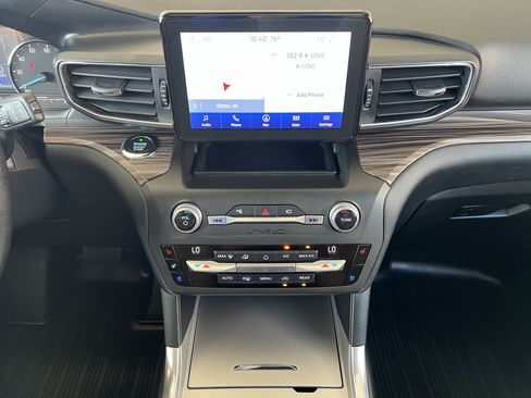 Used 2020 Ford Explorer Limited AWD/4WD image 26