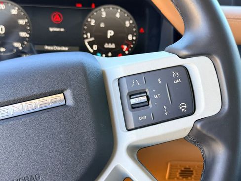 Used 2024 Land Rover Defender 110 SE image 28