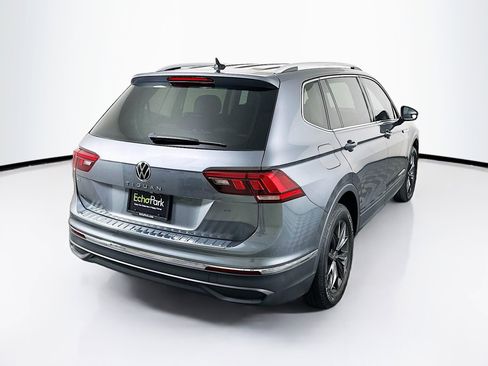 Used 2023 Volkswagen Tiguan SE FWD image 9