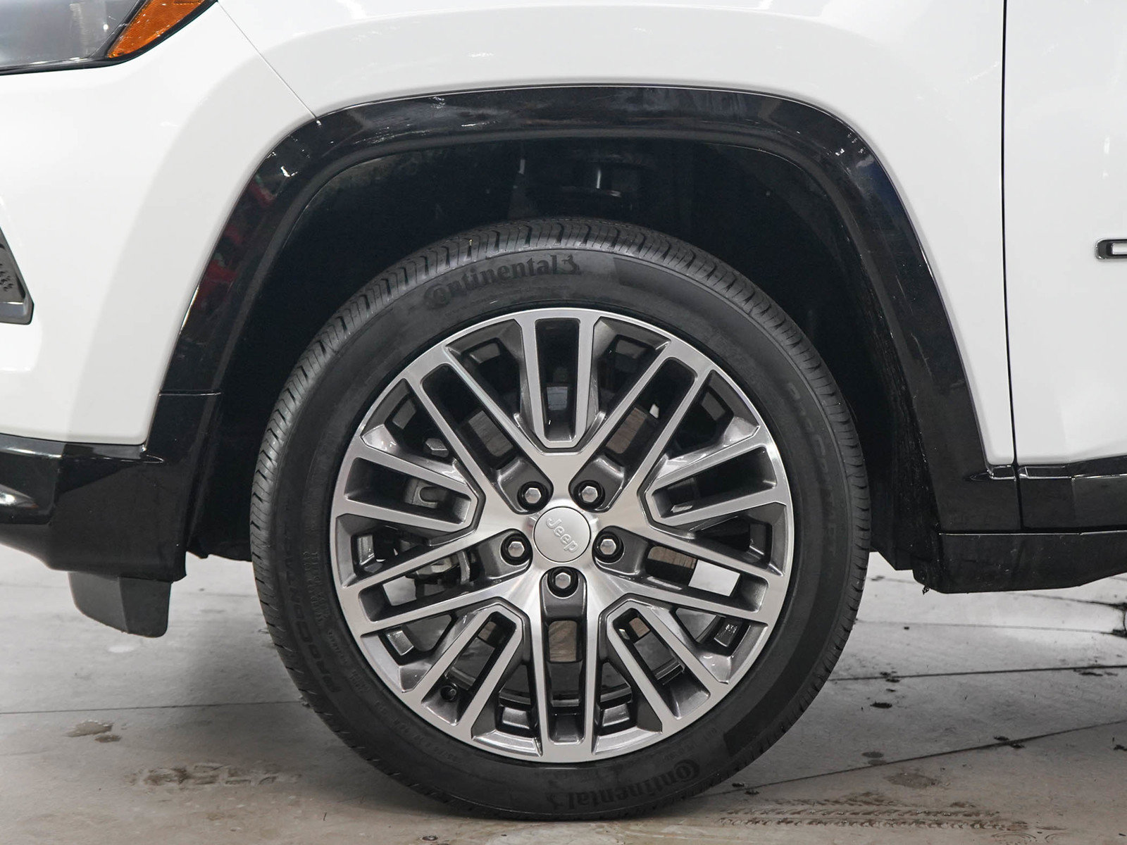 Used 2023 Jeep Compass Limited w/ Elite Group AWD/4WD image 29
