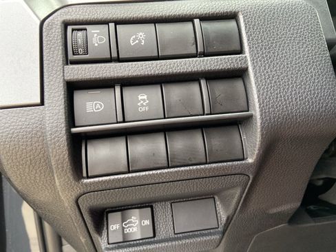 Used 2025 Toyota Tacoma SR5 AWD/4WD image 44