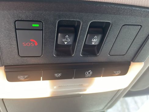 Used 2021 Nissan Rogue SL image 18