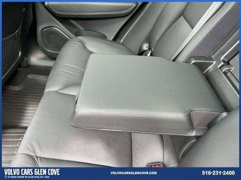 Certified 2024 Volvo XC60 B5 Plus w/ Protection Package Premier image 11