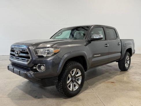 Used 2017 Toyota Tacoma Limited w/ Tow Package image 1