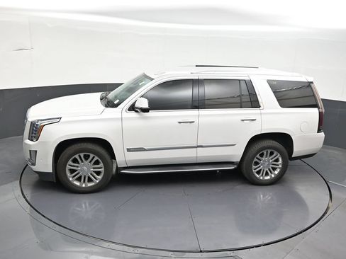 Used 2020 Cadillac Escalade 2WD image 17