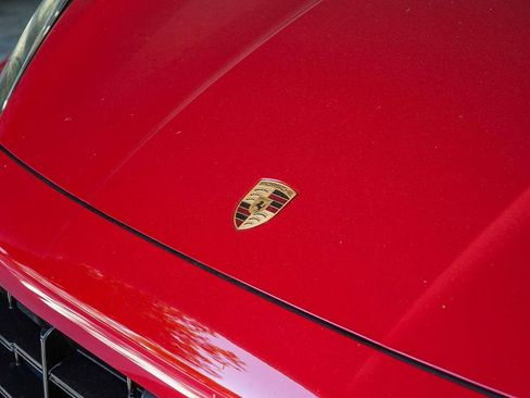 Used 2025 Porsche Cayenne GTS AWD/4WD image 8