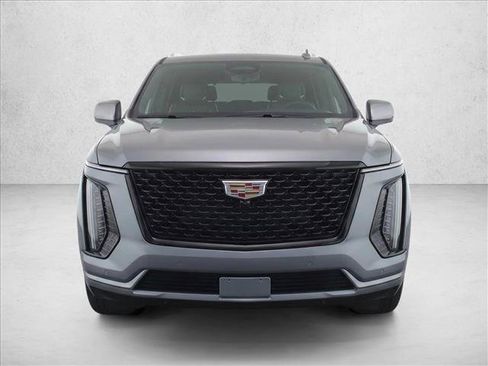 Used 2025 Cadillac Escalade Premium Luxury AWD/4WD image 2